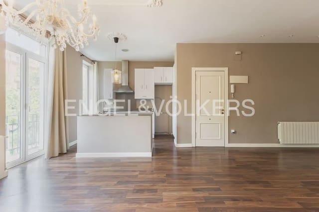 2 makuuhuone Asunto vuokrattavana paikassa Exposicio, Valencia kaupunki - 2 000 € (Ref: 9964483)