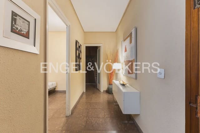 4 soveværelse Lejlighed til salg i El Mercat, Valencia by - € 595.000 (Ref: 9964484)