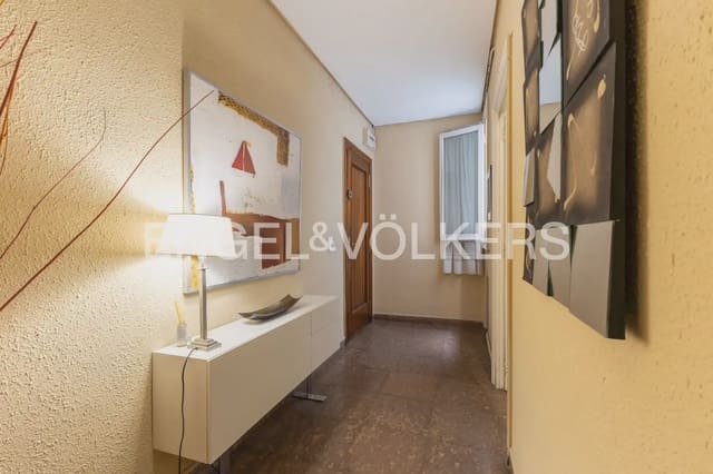 4 soveværelse Lejlighed til salg i El Mercat, Valencia by - € 595.000 (Ref: 9964484)