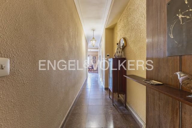 4 soveværelse Lejlighed til salg i El Mercat, Valencia by - € 595.000 (Ref: 9964484)
