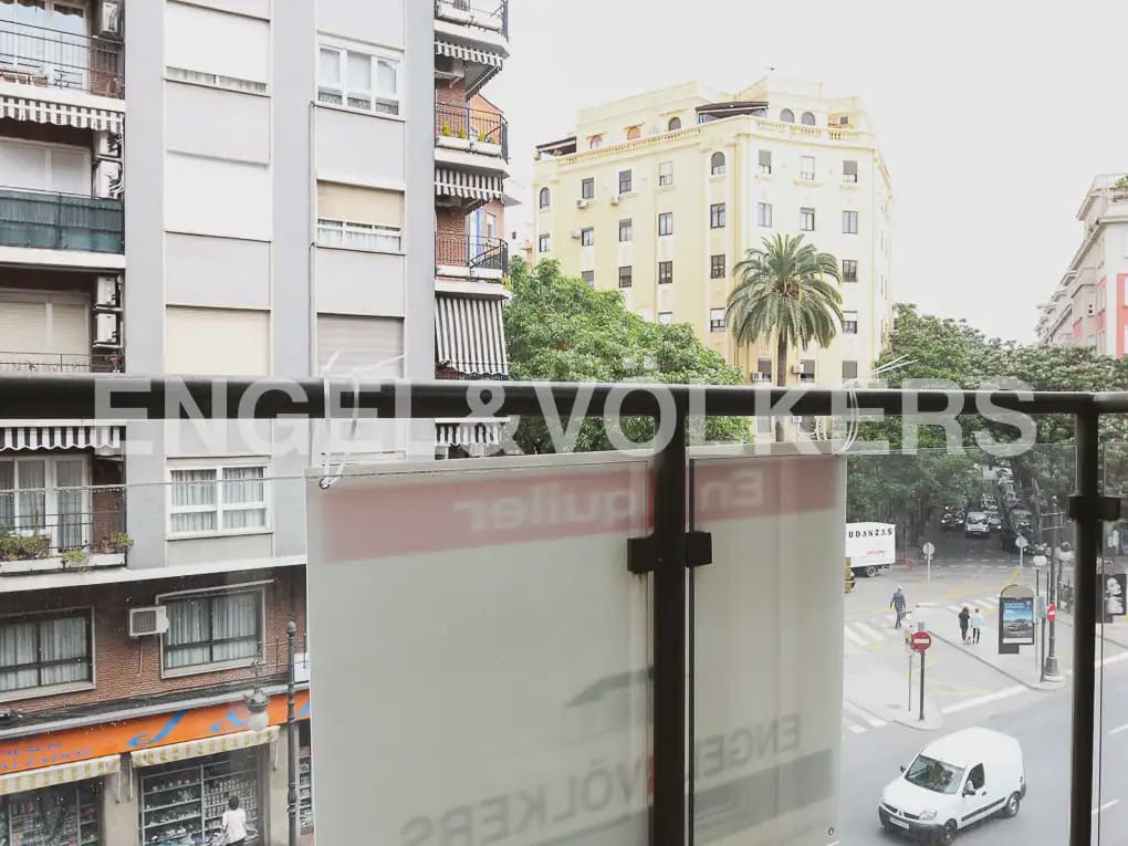 4 soveværelse Lejlighed til leje i Valencia by med garage - € 1.600 (Ref: 9965591)