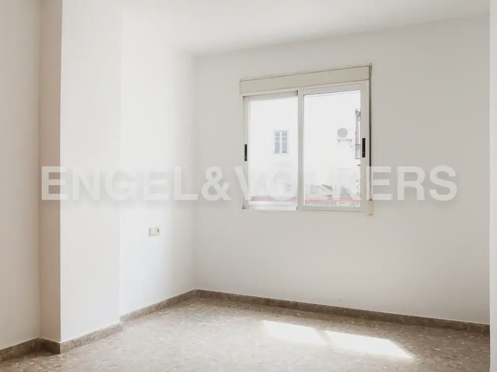 4 soveværelse Lejlighed til leje i Valencia by med garage - € 1.600 (Ref: 9965591)