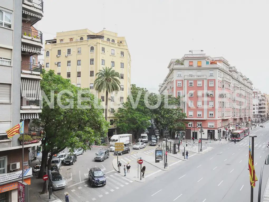 4 soveværelse Lejlighed til leje i Valencia by med garage - € 1.600 (Ref: 9965591)
