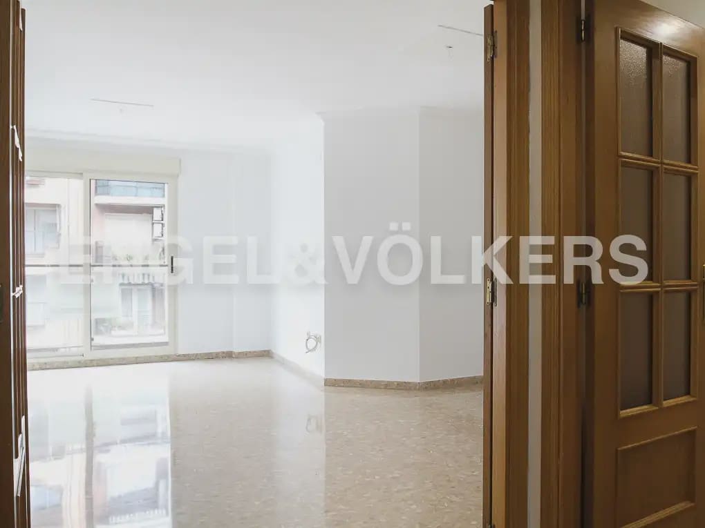 4 soveværelse Lejlighed til leje i Valencia by med garage - € 1.600 (Ref: 9965591)