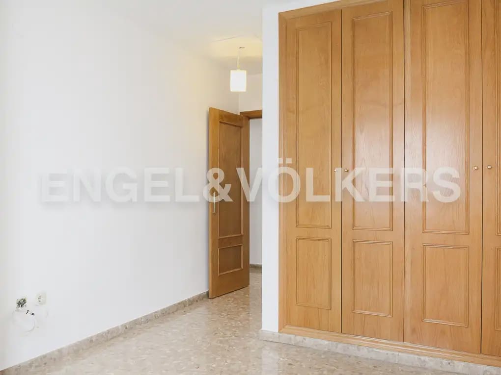4 soveværelse Lejlighed til leje i Valencia by med garage - € 1.600 (Ref: 9965591)