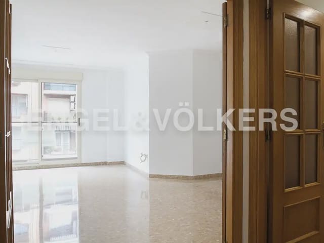 4 sypialnia Mieszkanie do wynajęcia w Arrancapins, Miasto Walencja z garażem - 1 600 € (Ref: 9965591)