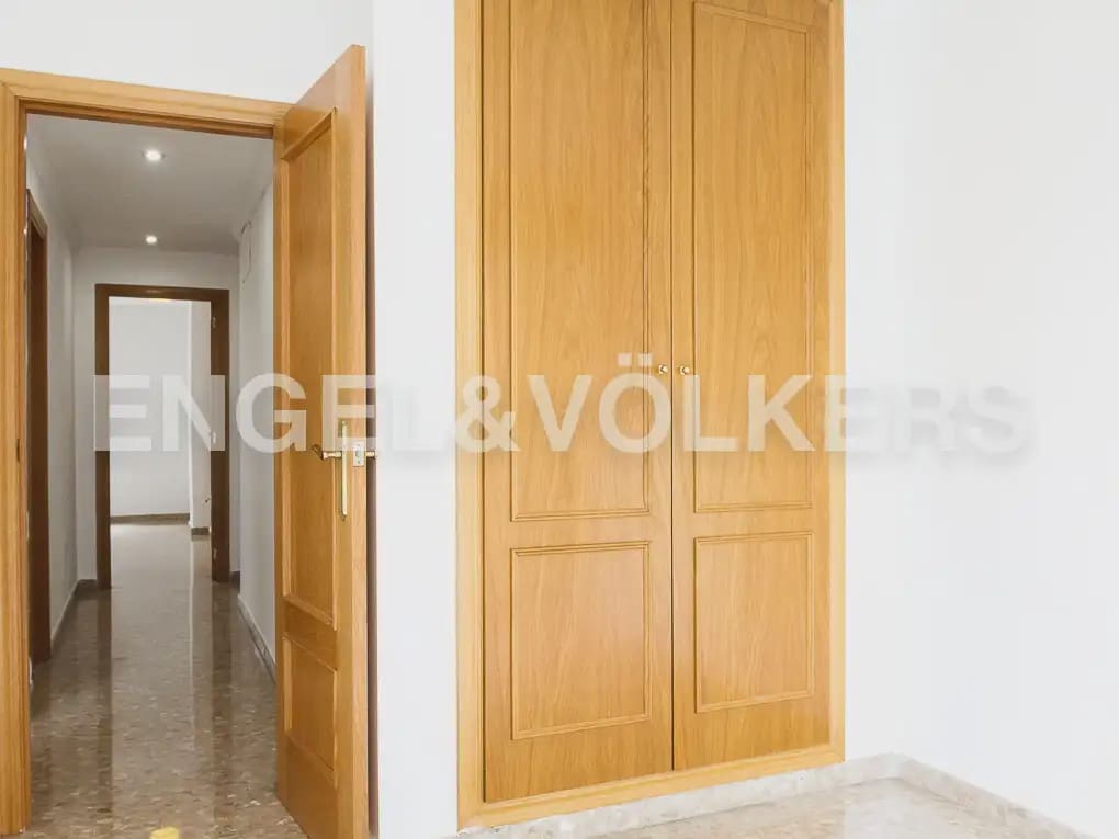 4 soveværelse Lejlighed til leje i Valencia by med garage - € 1.600 (Ref: 9965591)