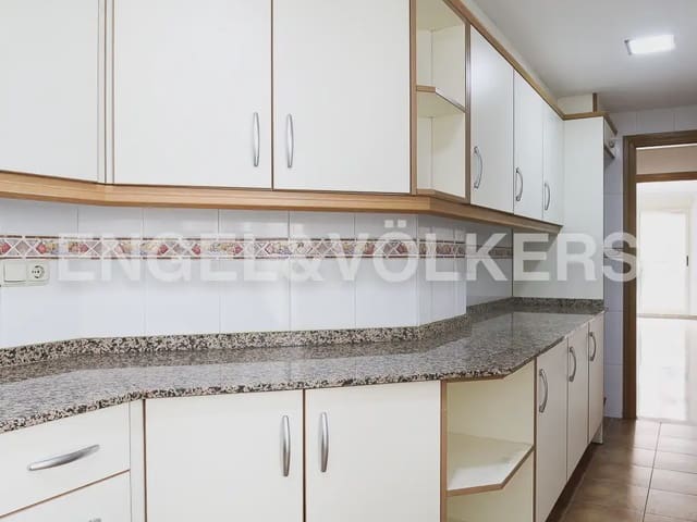 4 sypialnia Mieszkanie do wynajęcia w Arrancapins, Miasto Walencja z garażem - 1 600 € (Ref: 9965591)