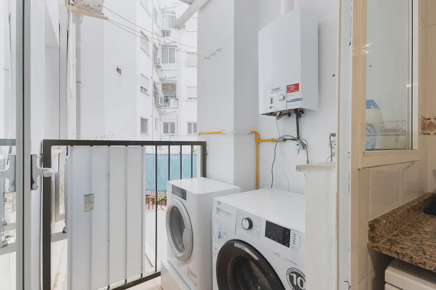 4 soveværelse Lejlighed til leje i Valencia by med garage - € 1.600 (Ref: 9965591)