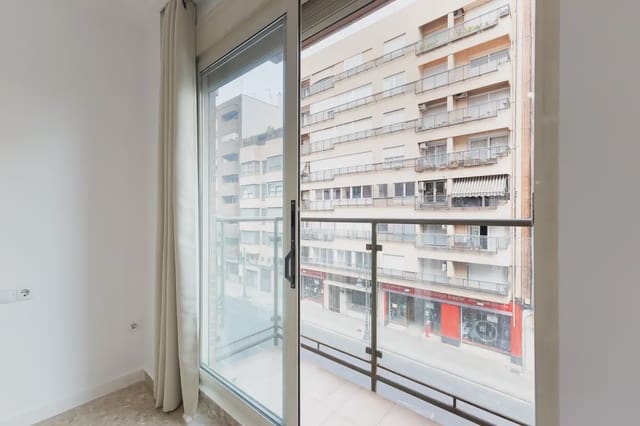 4 soverom Leilighet til leie i Arrancapins, Valencia by med garasje - € 1 600 (Ref: 9965591)