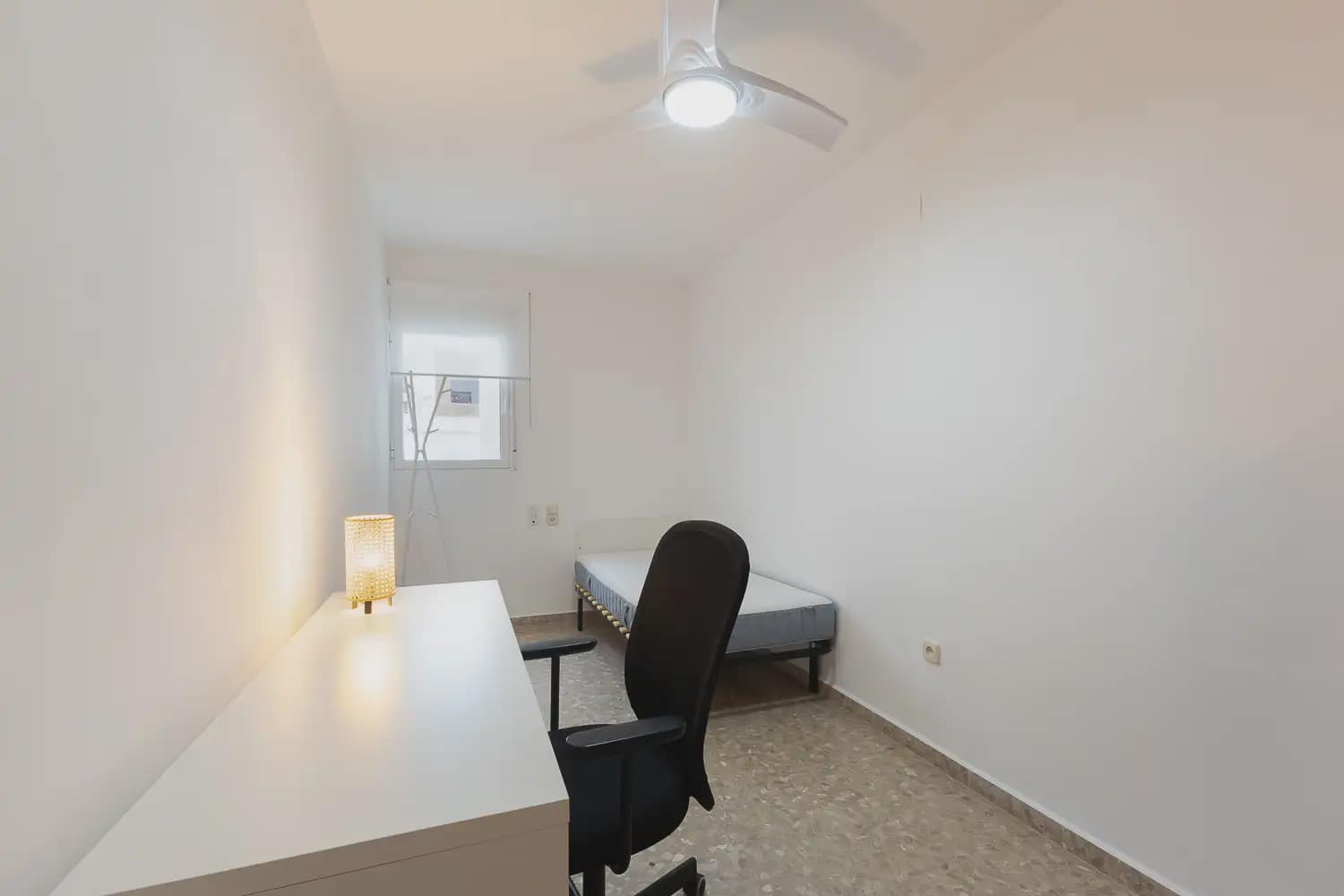 4 soveværelse Lejlighed til leje i Valencia by med garage - € 1.600 (Ref: 9965591)
