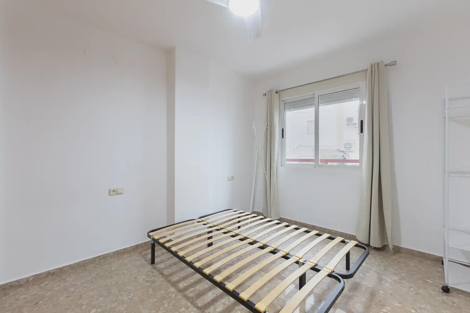 4 soveværelse Lejlighed til leje i Valencia by med garage - € 1.600 (Ref: 9965591)