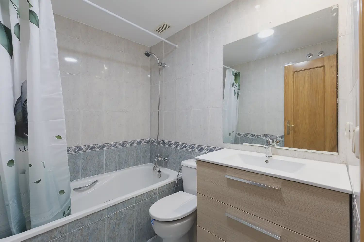 4 soveværelse Lejlighed til leje i Valencia by med garage - € 1.600 (Ref: 9965591)