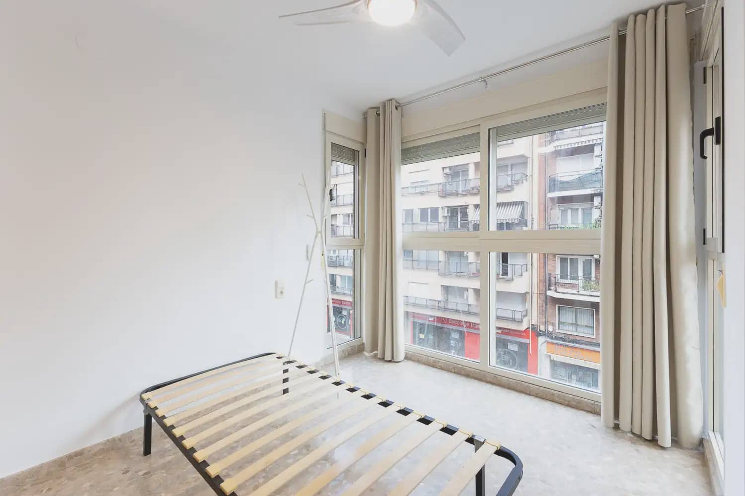 4 soveværelse Lejlighed til leje i Valencia by med garage - € 1.600 (Ref: 9965591)