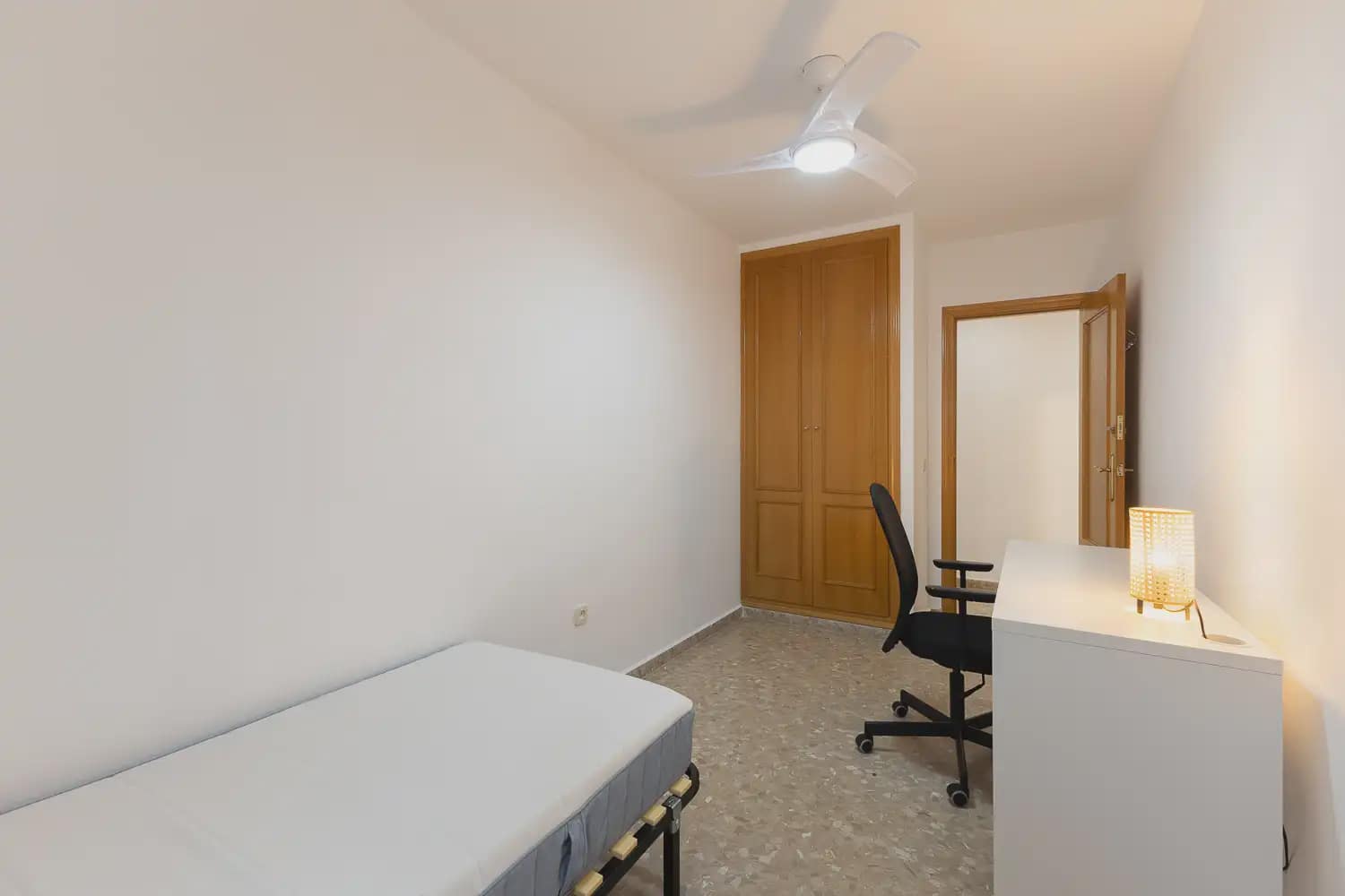 4 soveværelse Lejlighed til leje i Valencia by med garage - € 1.600 (Ref: 9965591)
