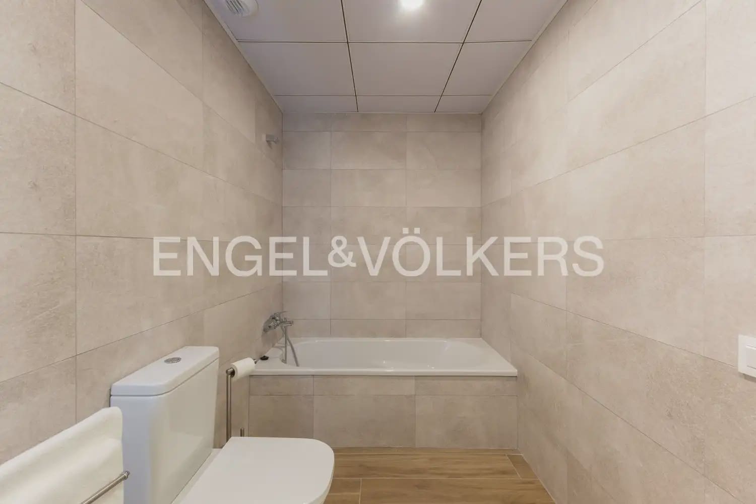 2 bedroom Flat for rent in Quart de Poblet with pool garage - € 1,500 (Ref: 9965592)