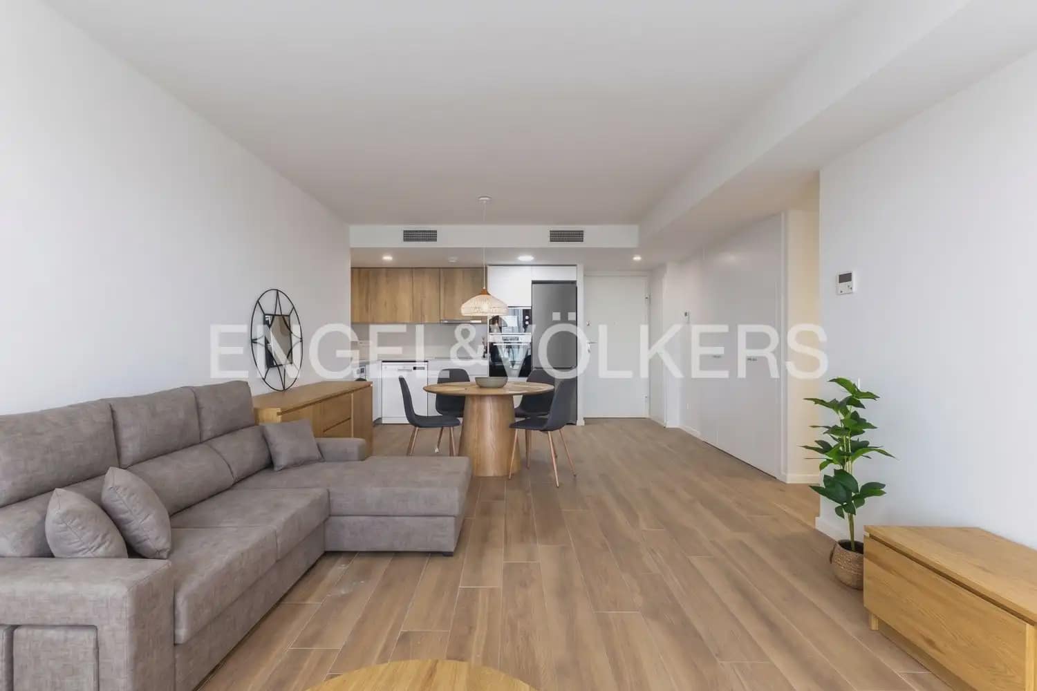 2 bedroom Flat for rent in Quart de Poblet with pool garage - € 1,500 (Ref: 9965592)