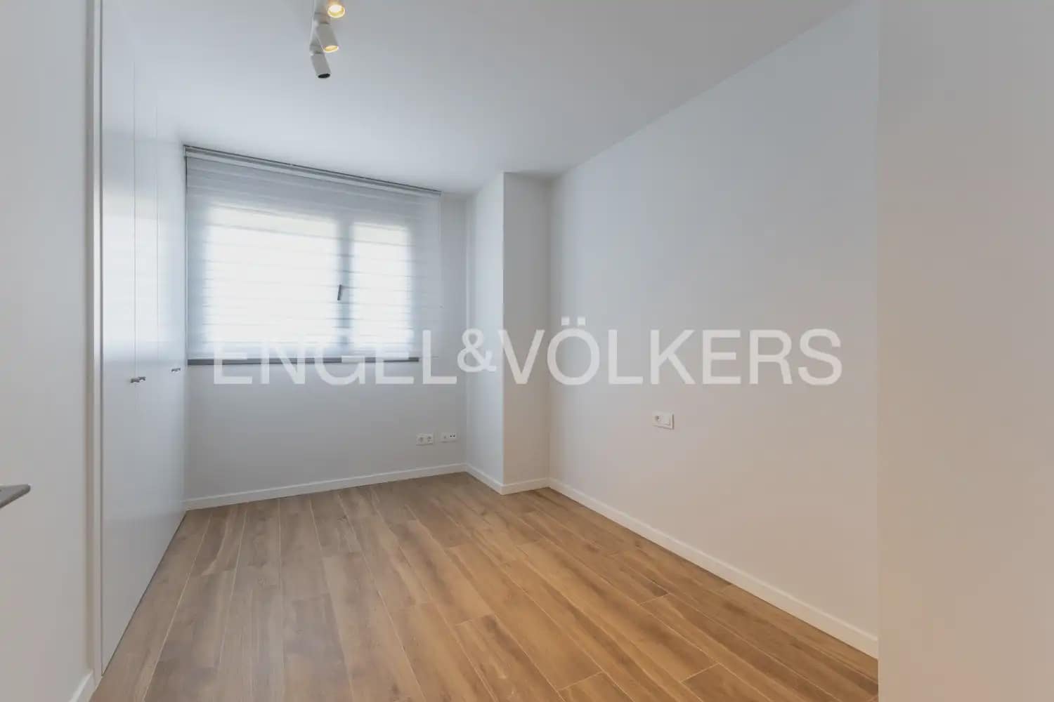 2 bedroom Flat for rent in Quart de Poblet with pool garage - € 1,500 (Ref: 9965592)