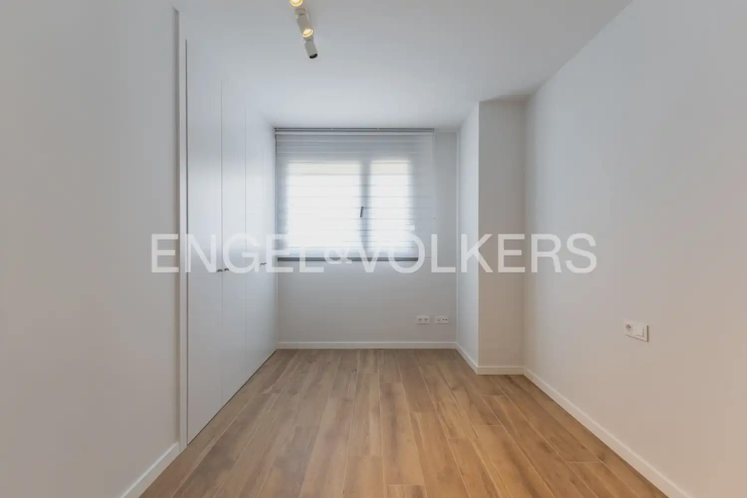 2 bedroom Flat for rent in Quart de Poblet with pool garage - € 1,500 (Ref: 9965592)