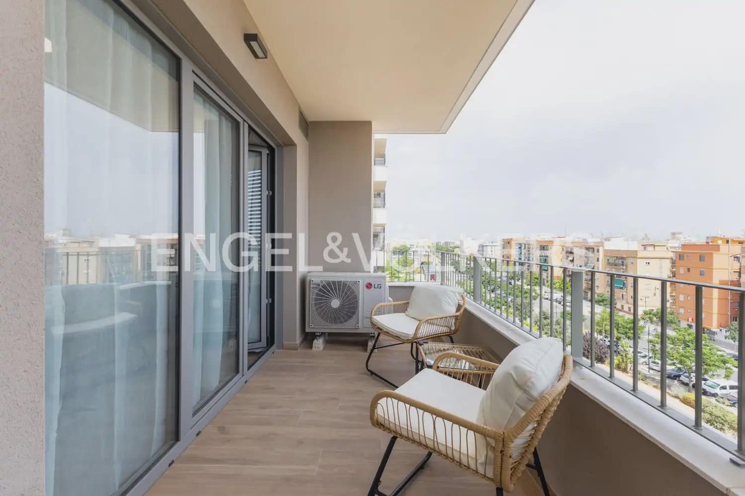2 bedroom Flat for rent in Quart de Poblet with pool garage - € 1,500 (Ref: 9965592)