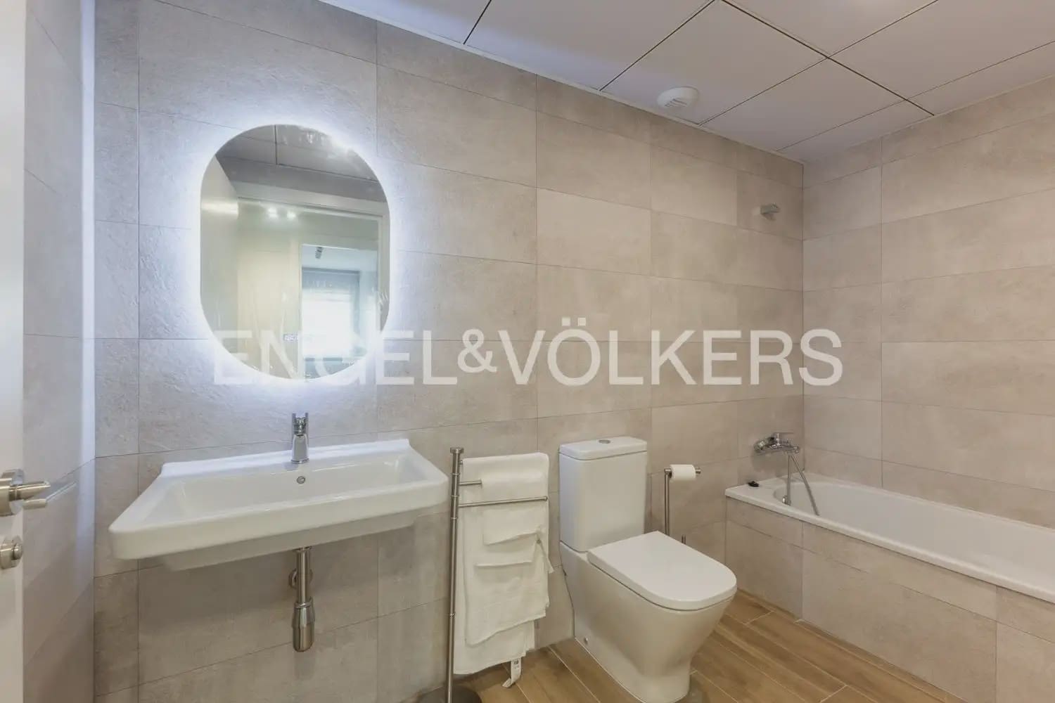 2 bedroom Flat for rent in Quart de Poblet with pool garage - € 1,500 (Ref: 9965592)