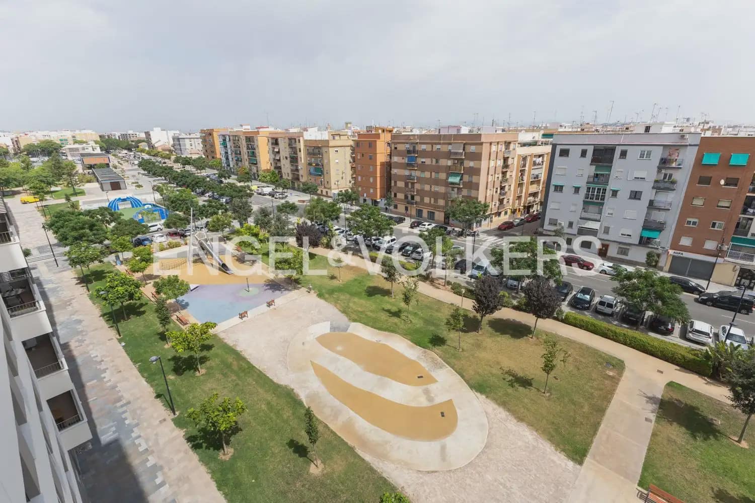 2 bedroom Flat for rent in Quart de Poblet with pool garage - € 1,500 (Ref: 9965592)