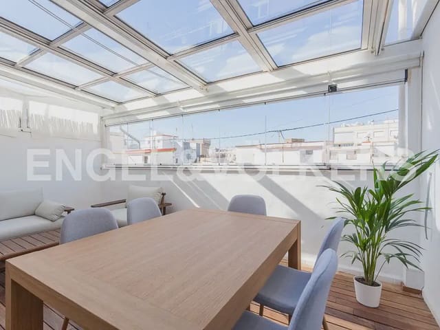 2 soveværelse Penthouse til leje i El Carme, Valencia by - € 1.700 (Ref: 9965593)