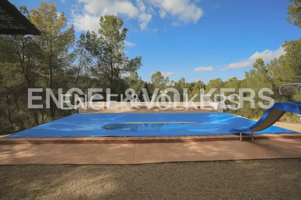 Finca/Casa Rural de 4 habitaciones en Ayora en venta con piscina - 4.800.000 € (Ref: 9965594)
