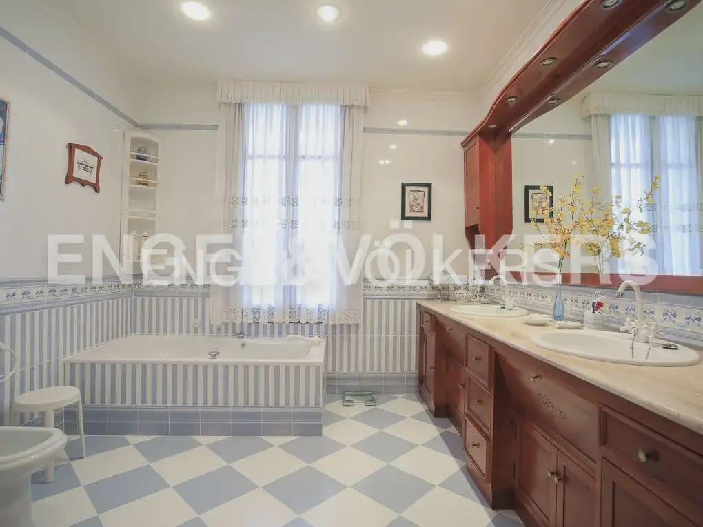 Finca/Casa Rural de 4 habitaciones en Ayora en venta con piscina - 4.800.000 € (Ref: 9965594)