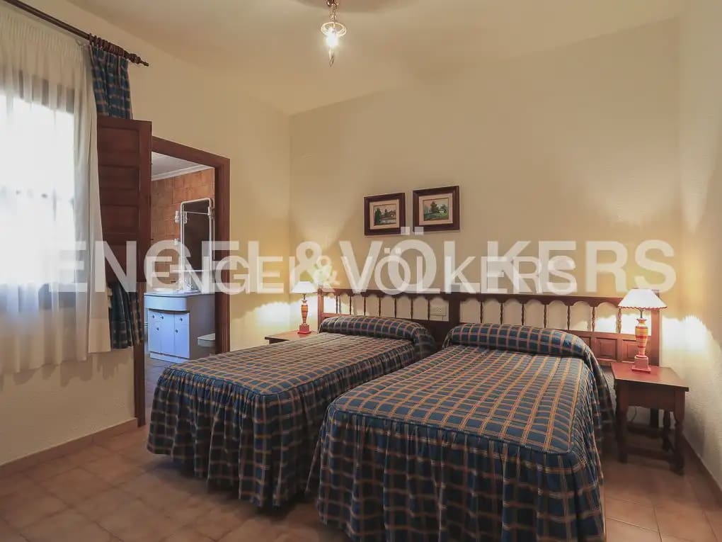 Finca/Casa Rural de 4 habitaciones en Ayora en venta con piscina - 4.800.000 € (Ref: 9965594)