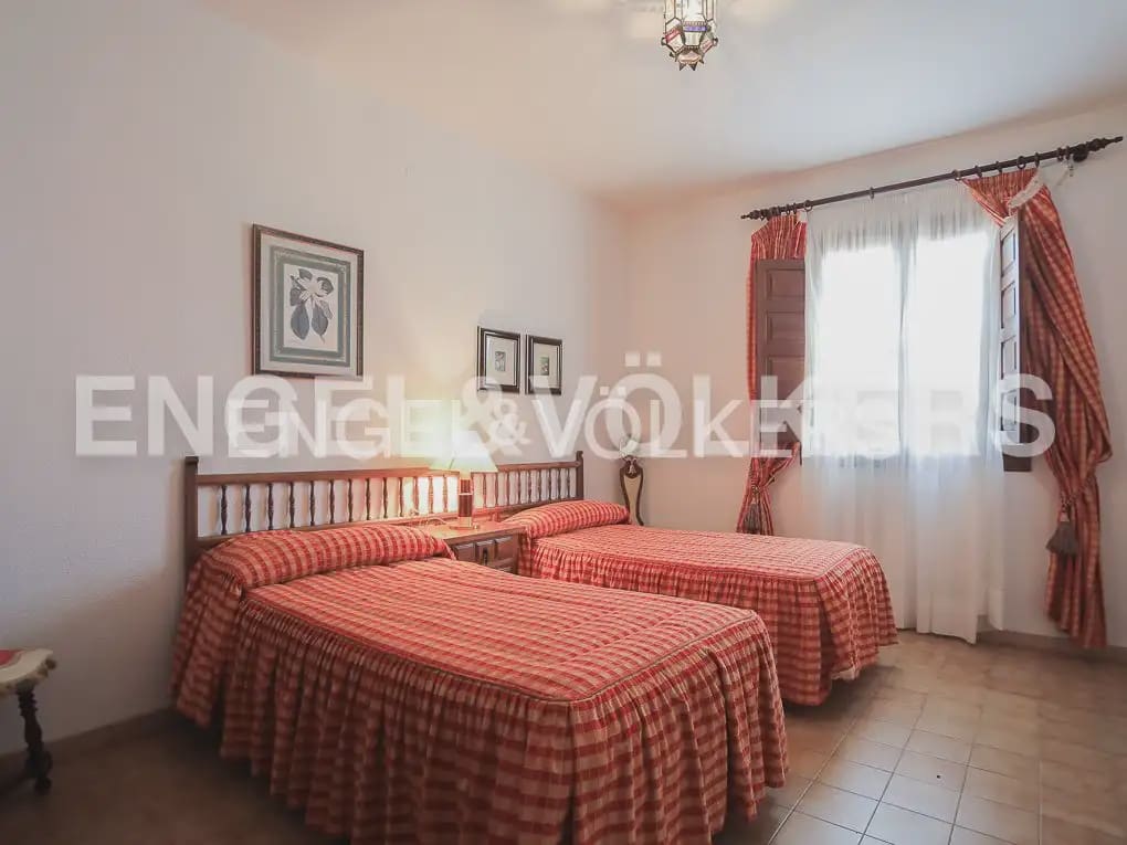 Finca/Casa Rural de 4 habitaciones en Ayora en venta con piscina - 4.800.000 € (Ref: 9965594)