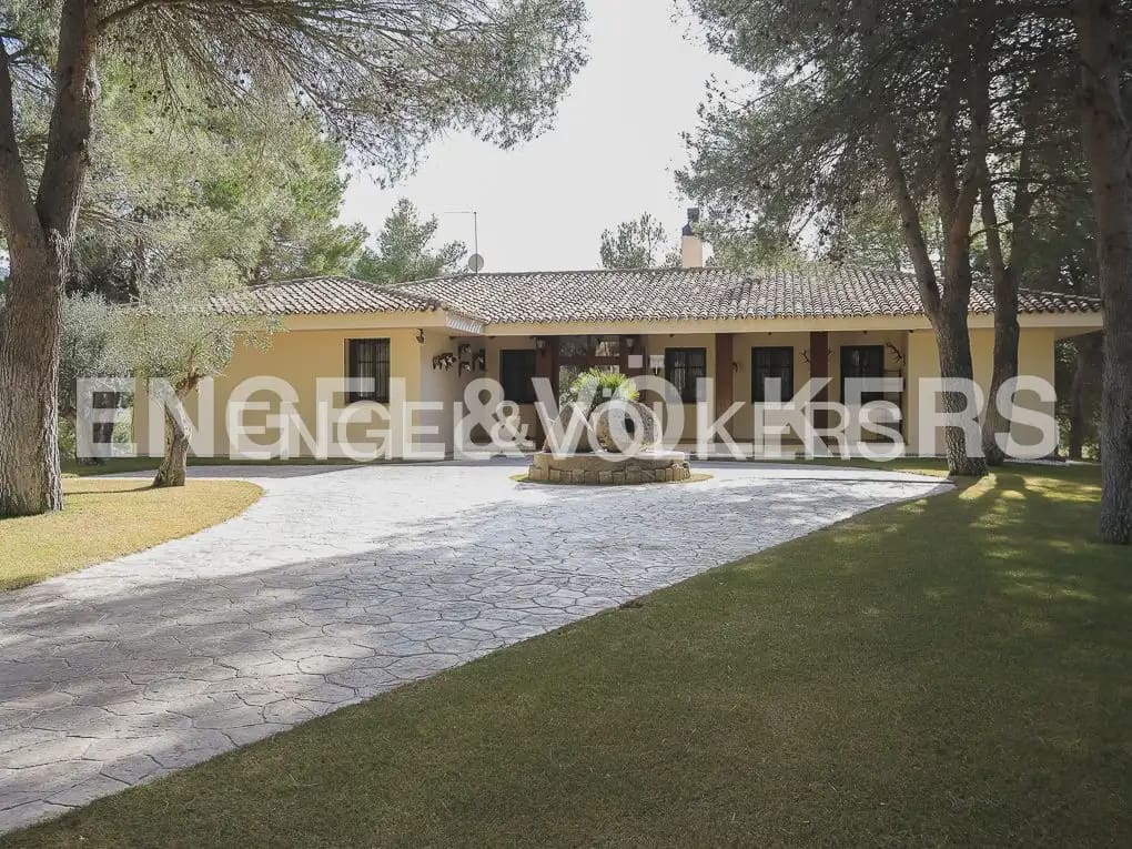 Finca/Casa Rural de 4 habitaciones en Ayora en venta con piscina - 4.800.000 € (Ref: 9965594)