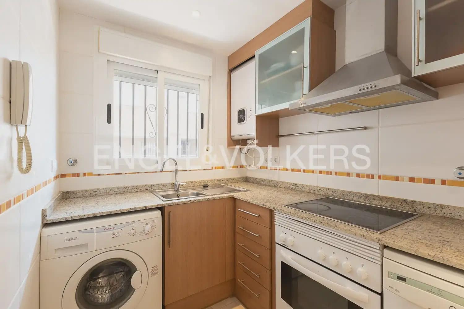 2 bedroom Flat for sale in Oropesa  with pool garage - € 130,000 (Ref: 9965745)