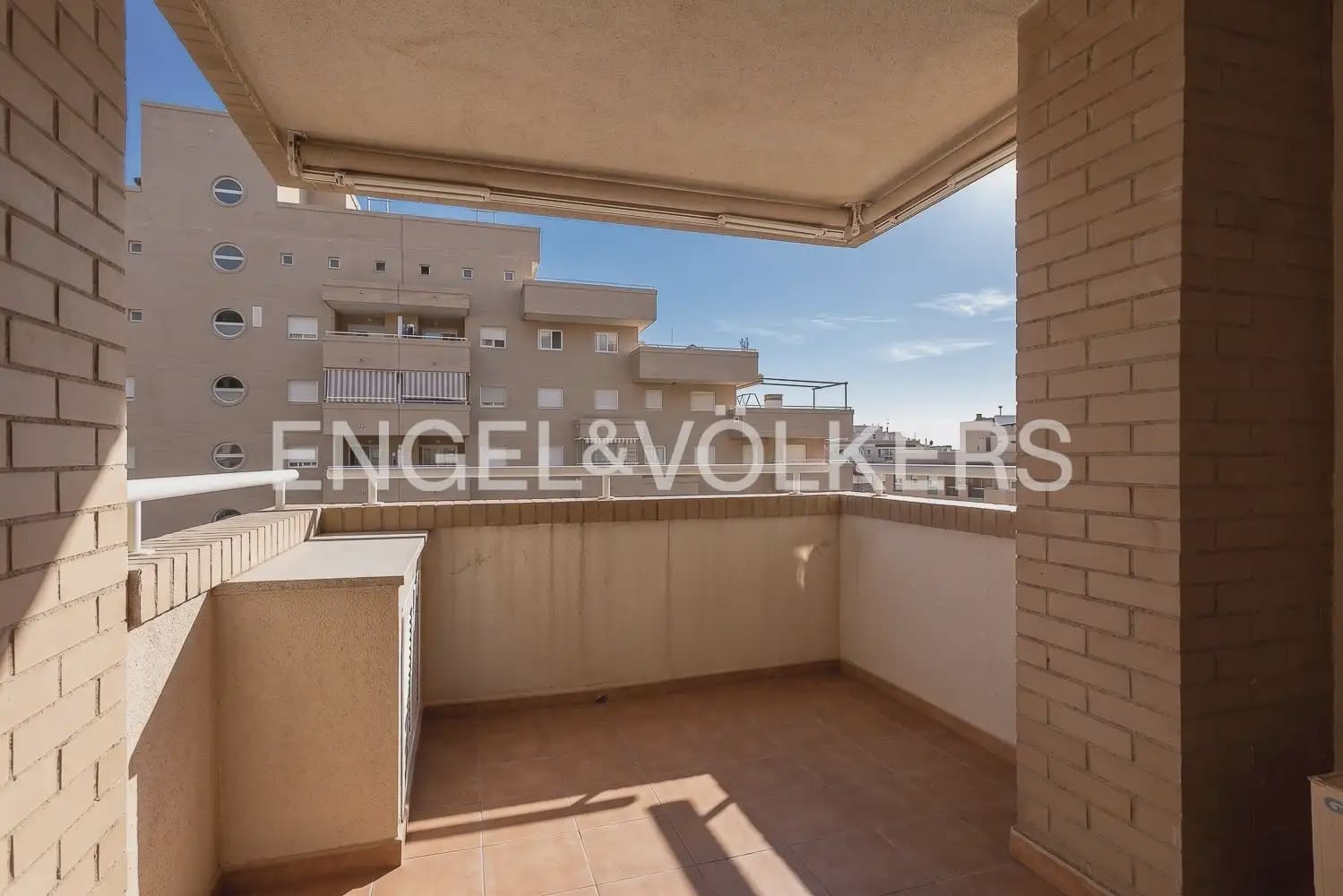 2 bedroom Flat for sale in Oropesa  with pool garage - € 130,000 (Ref: 9965745)