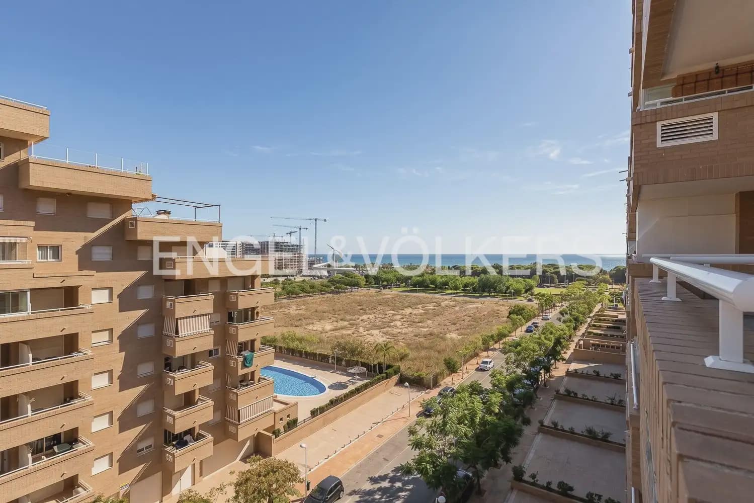 2 bedroom Flat for sale in Oropesa  with pool garage - € 130,000 (Ref: 9965745)