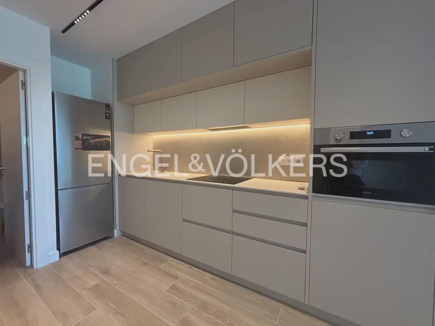 1 quarto Apartamento para arrendar em Valencia cidade - 1 500 € (Ref: 9965746)