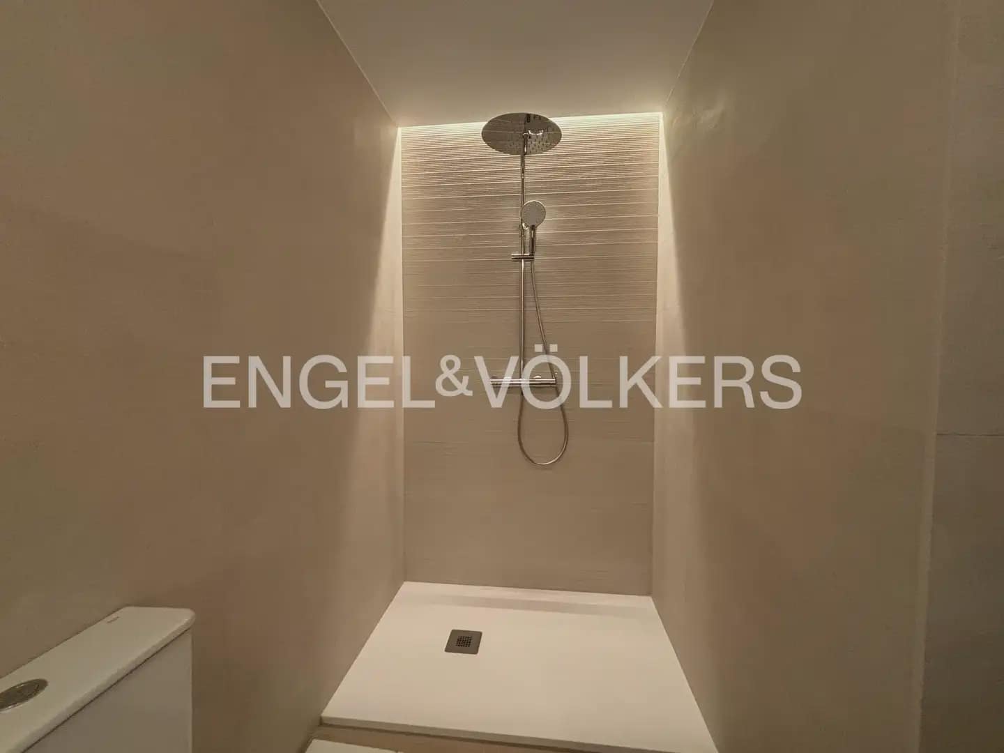 1 quarto Apartamento para arrendar em Valencia cidade - 1 500 € (Ref: 9965746)