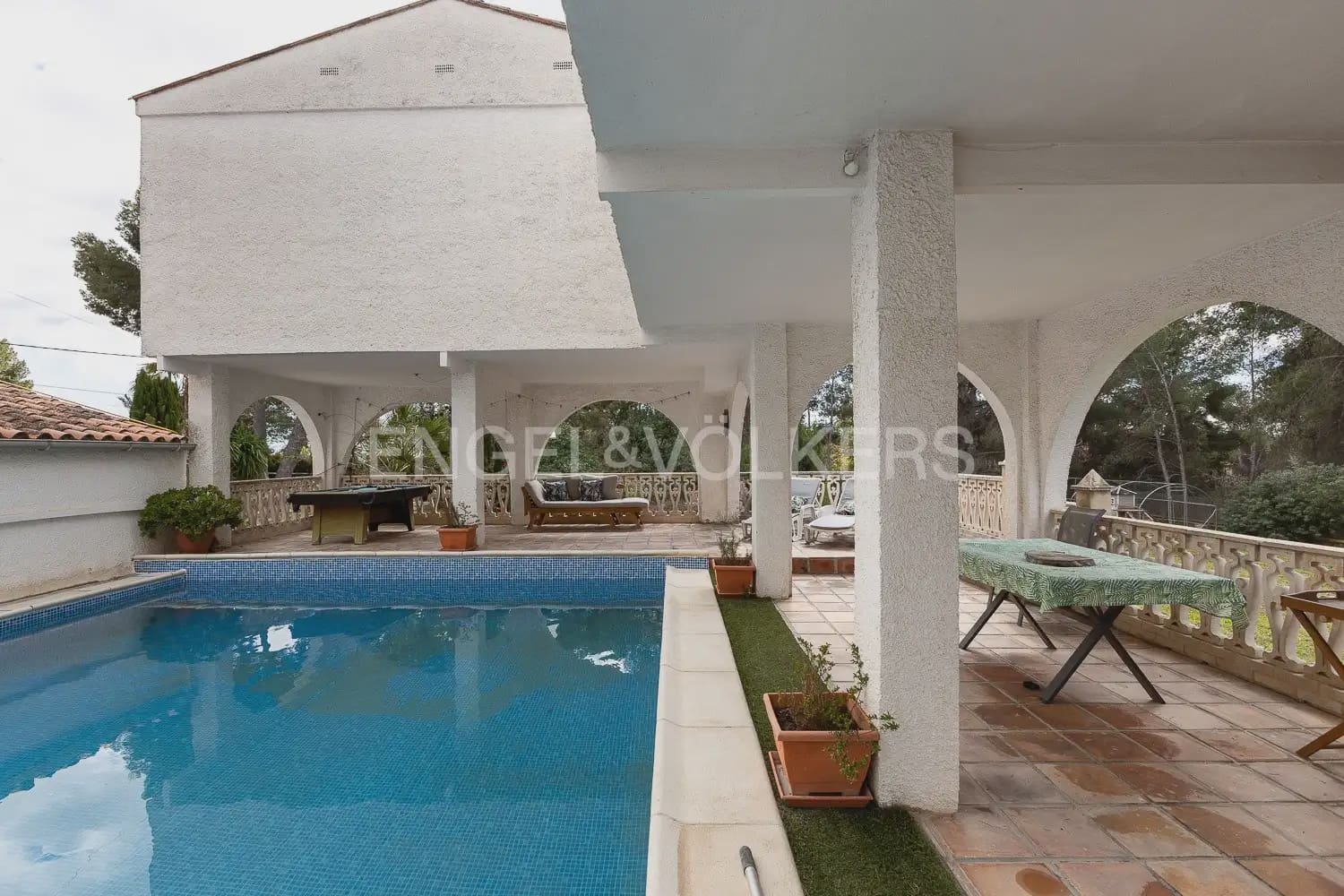 6 slaapkamer Villa te koop in Betera met zwembad garage - € 580.000 (Ref: 9965749)