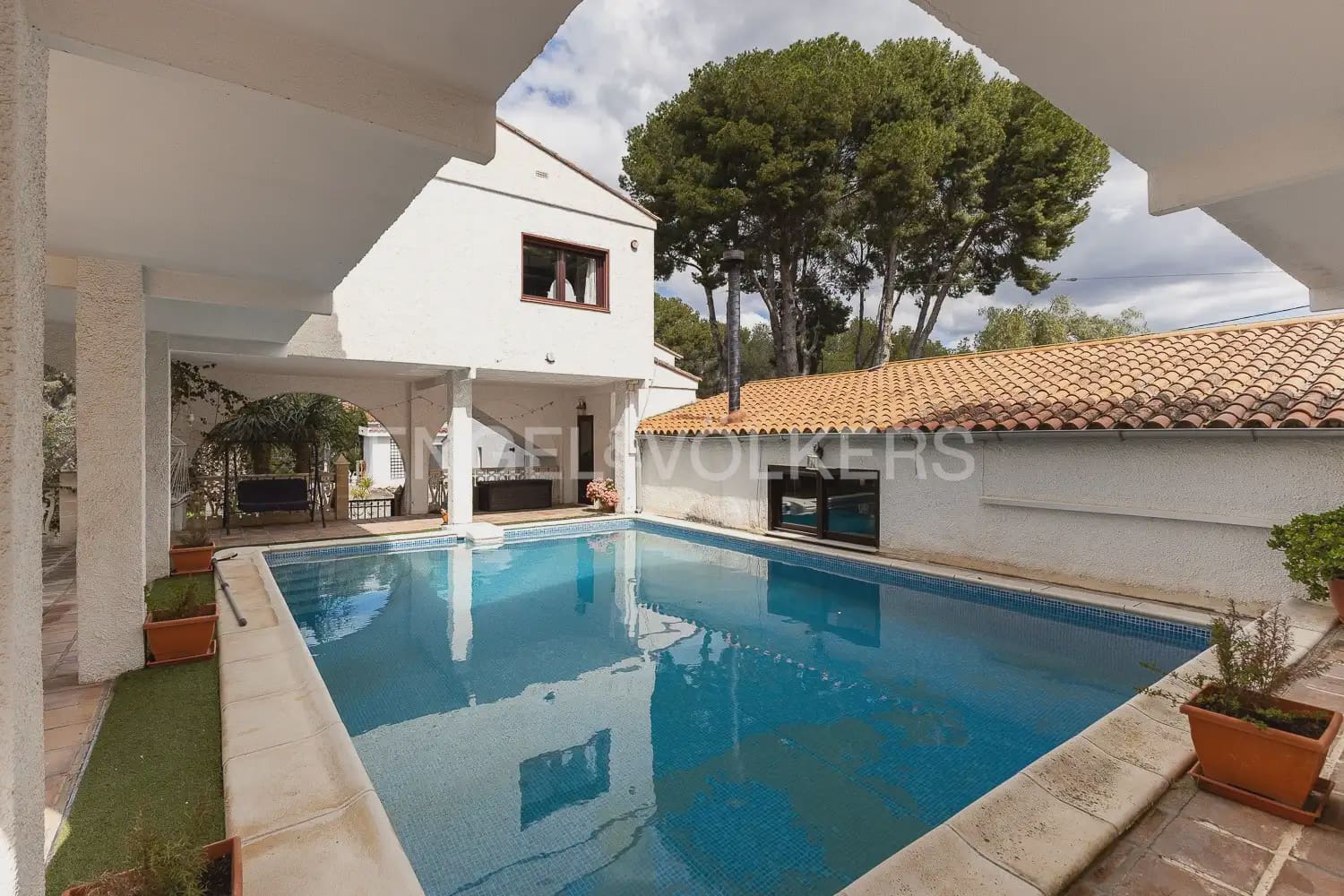 6 slaapkamer Villa te koop in Betera met zwembad garage - € 580.000 (Ref: 9965749)