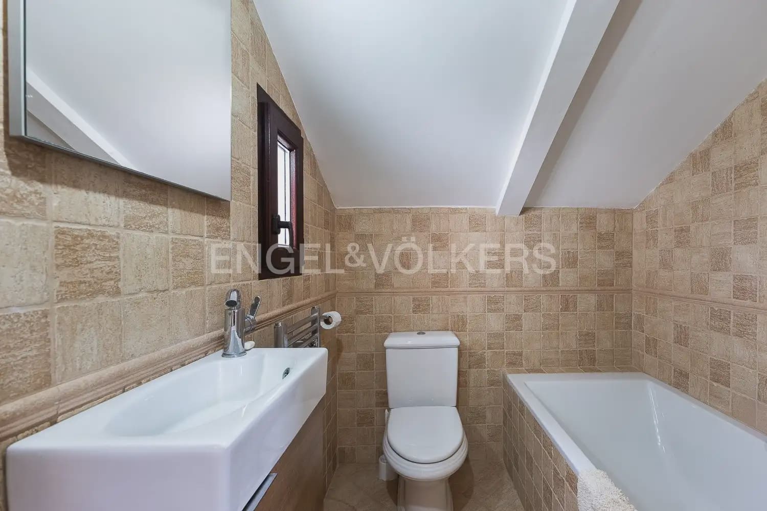 6 slaapkamer Villa te koop in Betera met zwembad garage - € 580.000 (Ref: 9965749)