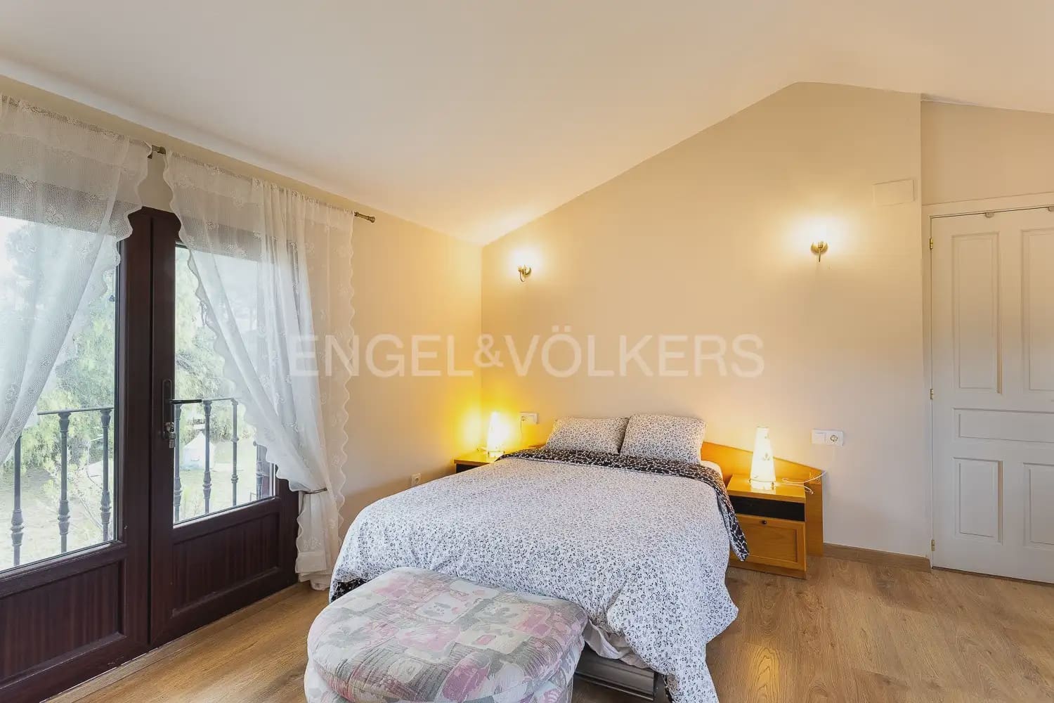 6 slaapkamer Villa te koop in Betera met zwembad garage - € 580.000 (Ref: 9965749)