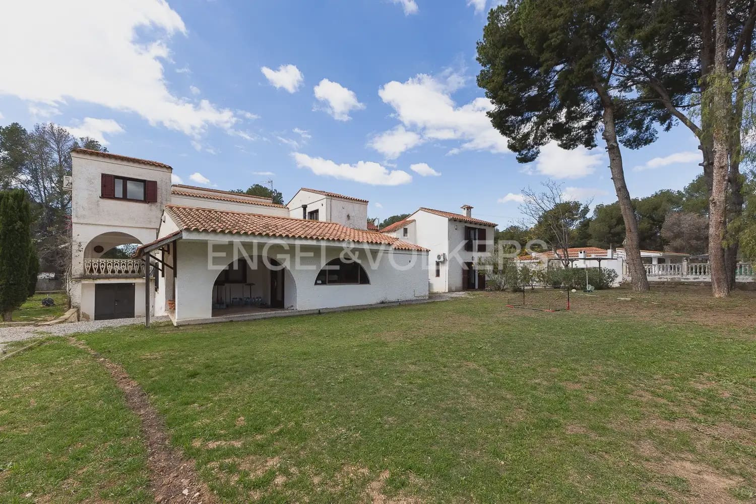 6 slaapkamer Villa te koop in Betera met zwembad garage - € 580.000 (Ref: 9965749)