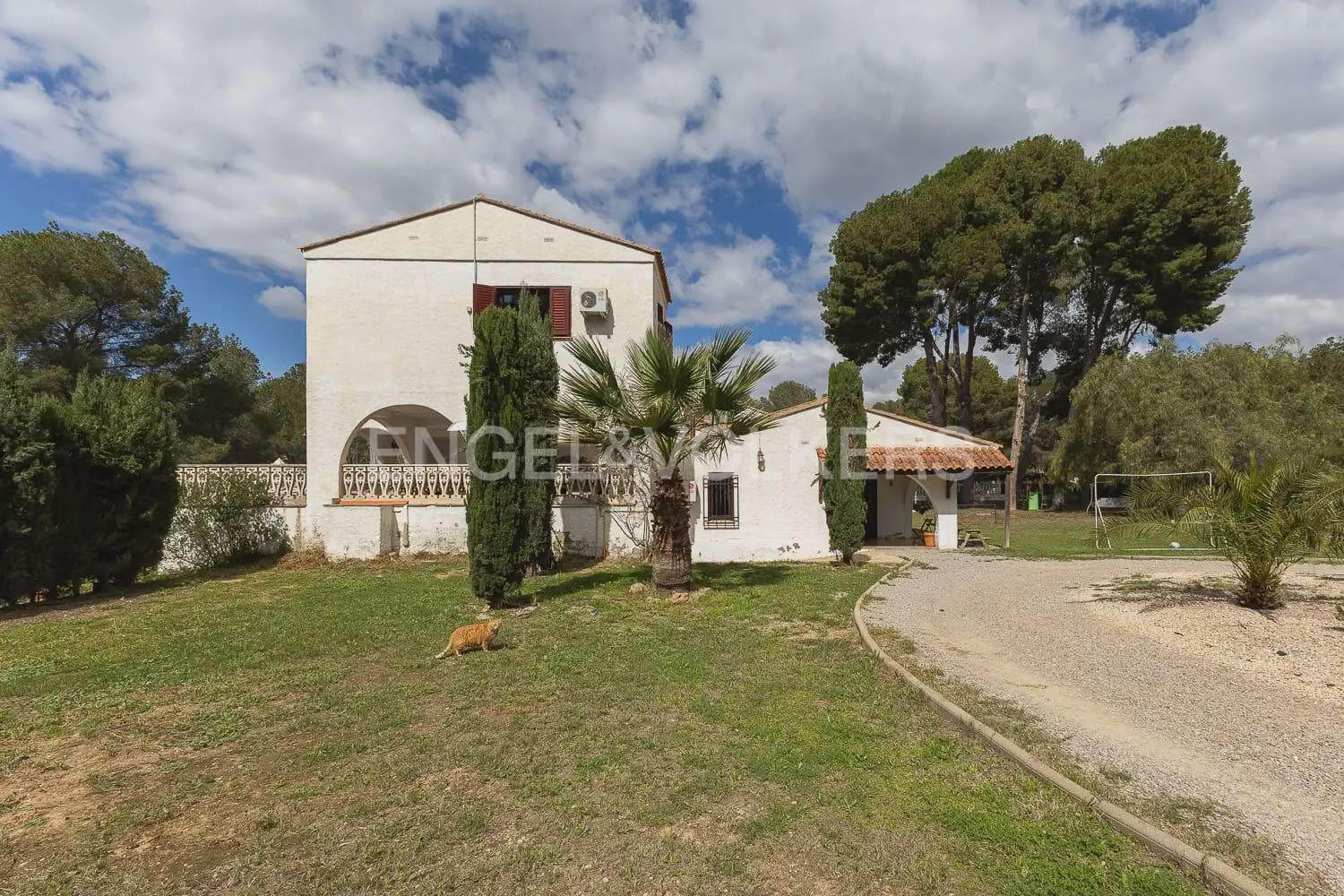 6 slaapkamer Villa te koop in Betera met zwembad garage - € 580.000 (Ref: 9965749)