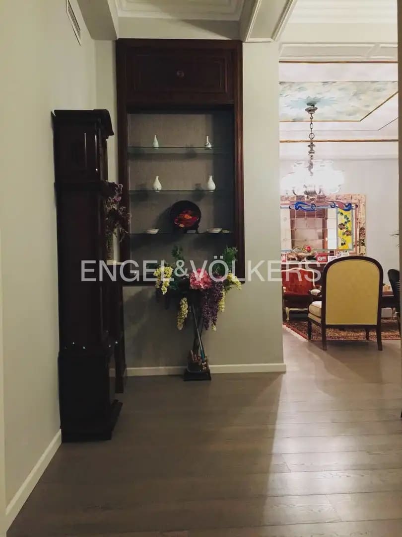 6 slaapkamer Flat te huur in Valencia stad - € 4.000 (Ref: 9965841)