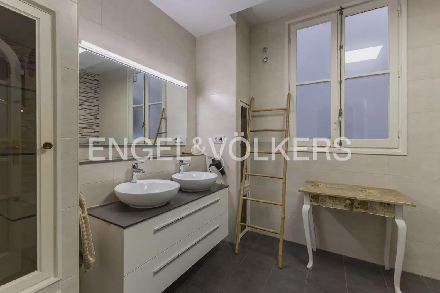 5 slaapkamer Flat te huur in Valencia stad - € 4.000 (Ref: 9965841)