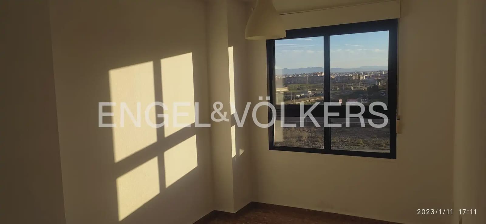 Appartement de 3 chambres à louer à Valence ville avec piscine garage - 1 250 € (Ref: 9965842)