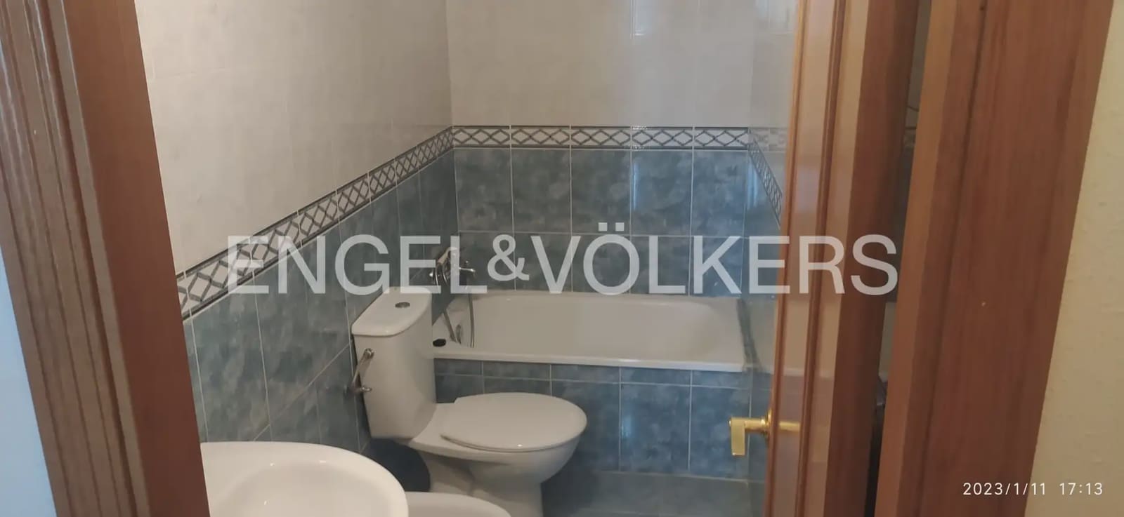 Appartement de 3 chambres à louer à Valence ville avec piscine garage - 1 250 € (Ref: 9965842)