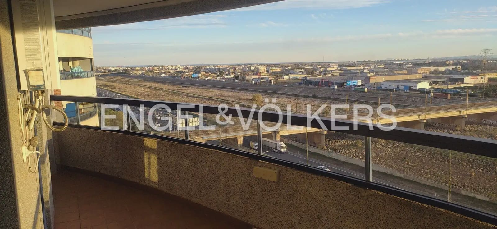 Appartement de 3 chambres à louer à Valence ville avec piscine garage - 1 250 € (Ref: 9965842)