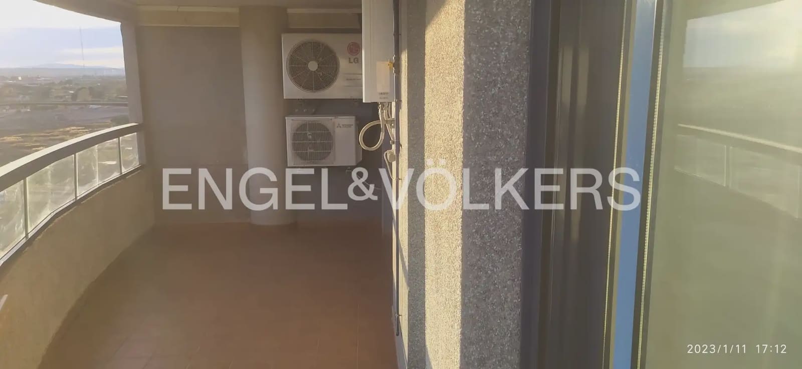 Appartement de 3 chambres à louer à Valence ville avec piscine garage - 1 250 € (Ref: 9965842)