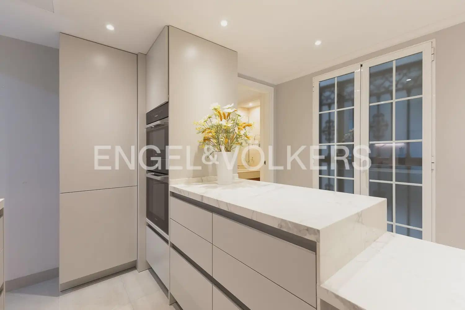 Piso de 3 habitaciones en València ciudad en alquiler - 3.200 € (Ref: 9965920)